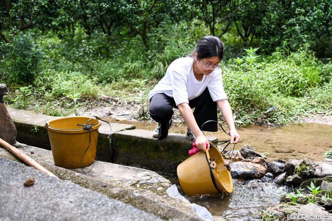 全网追的“扁担女孩”,找了一份暑假工,时薪12元 - 金昌生活资讯 - 金昌28生活网 jinchang.28life.com