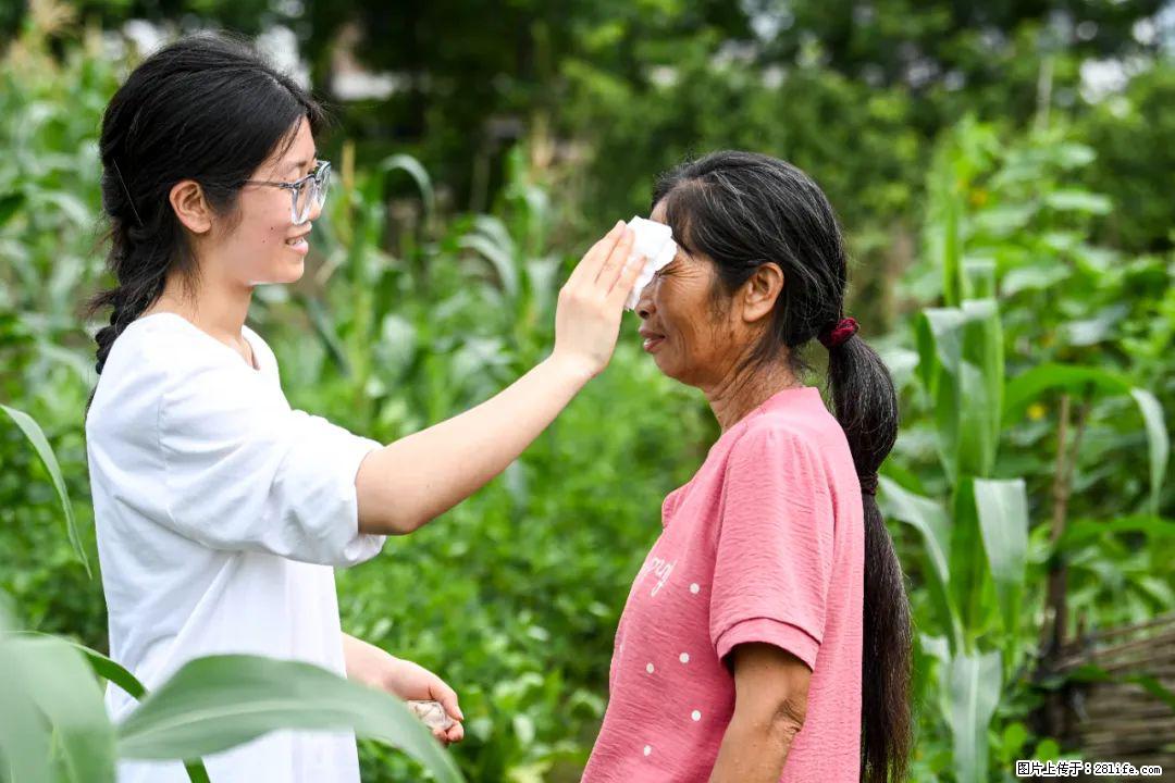 全网追的“扁担女孩”,找了一份暑假工,时薪12元 - 金昌生活资讯 - 金昌28生活网 jinchang.28life.com